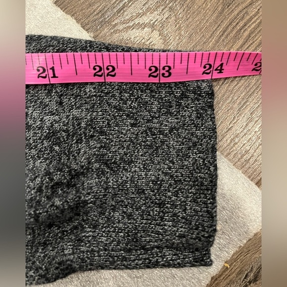 [L]Banana Republic Cotton/Silk Blend Gray V-Neck Sweater - Picture 7 of 7